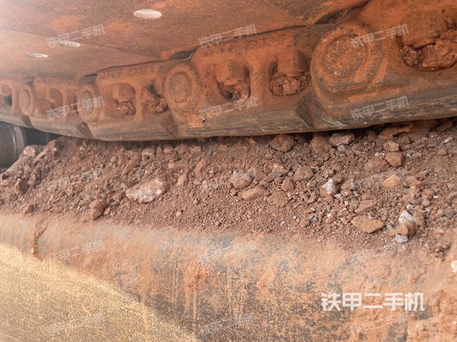 右驅(qū)動輪（行走機(jī)構(gòu)）