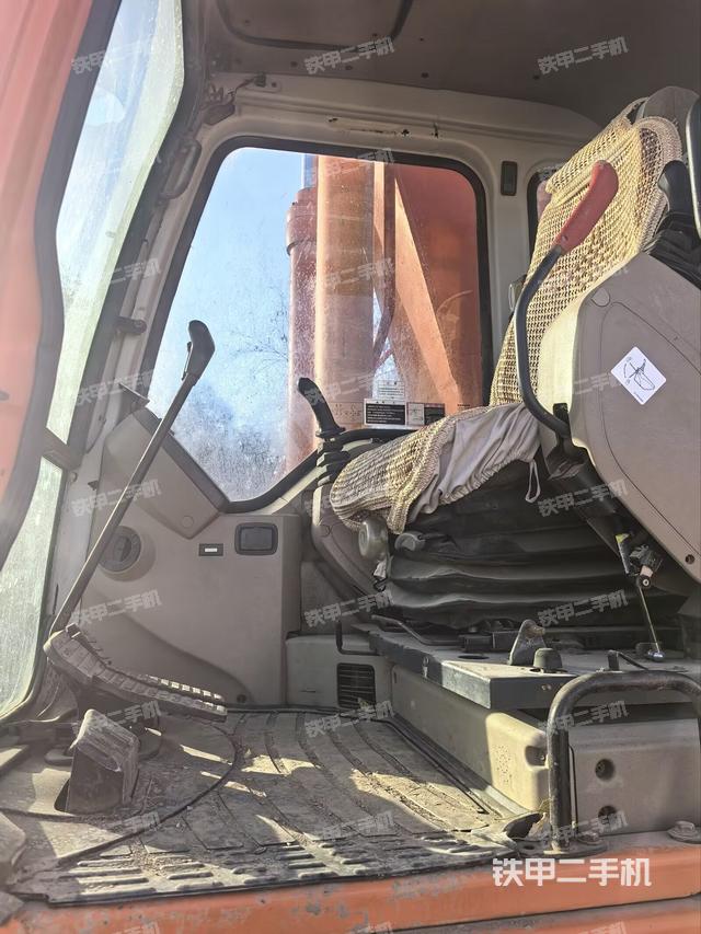 驾驶室整体（整机外观）