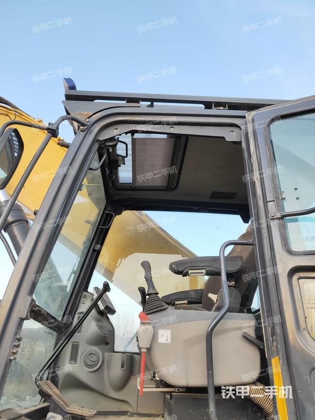 驾驶室整体（整机外观）