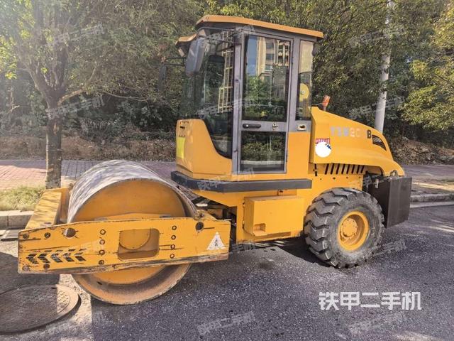 盈盛机械YSW208B压路机