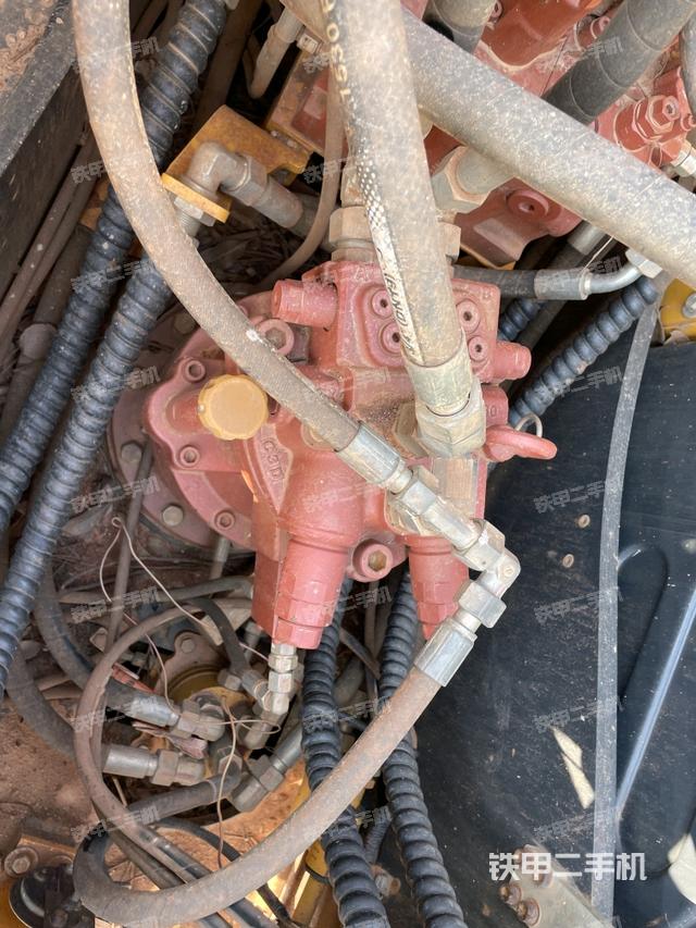 氣門室蓋螺絲特寫（上車部件）