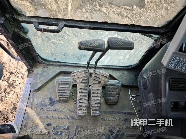 后窗玻璃角標(biāo)（駕駛室部分）