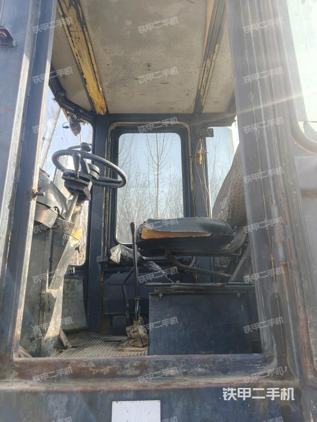 駕駛室操作臺(tái)（整機(jī)外觀及大件）