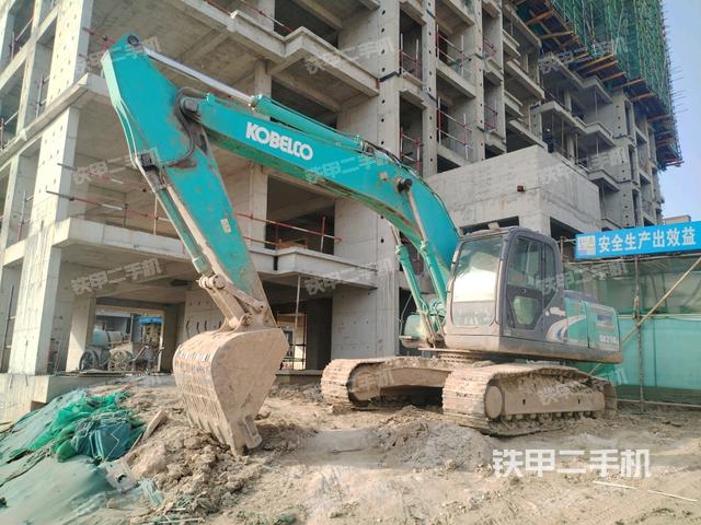 神钢SK210LC-8挖掘机