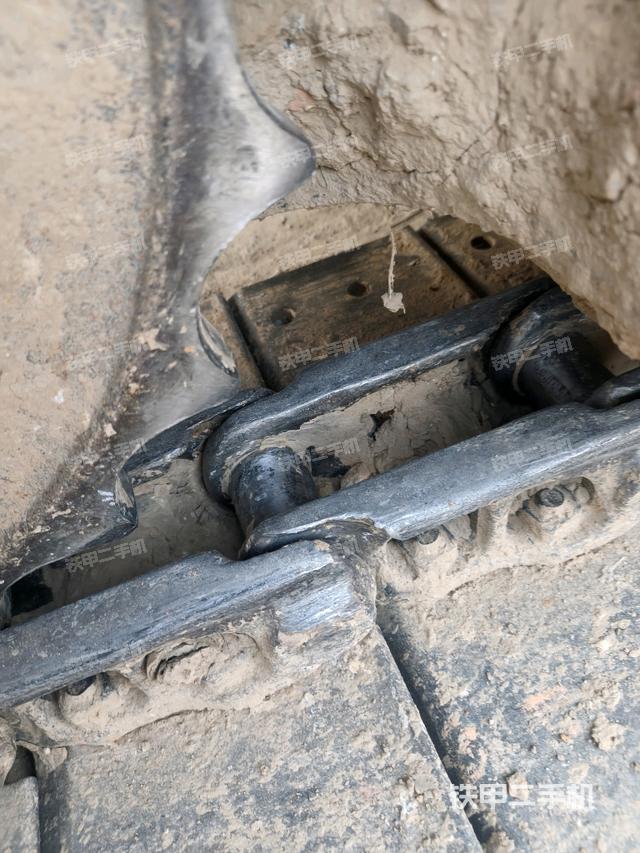 右驱动轮（行走机构）