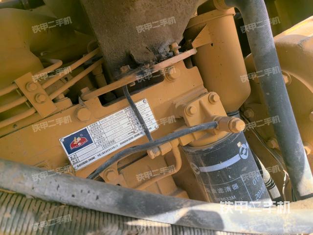 發(fā)動(dòng)機(jī)艙全景（壓路機(jī)發(fā)動(dòng)機(jī)艙）