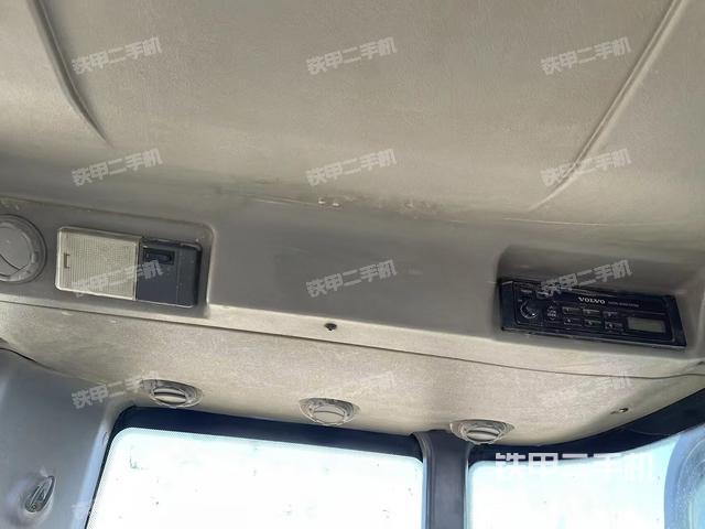 驾驶室顶部（整机外观）