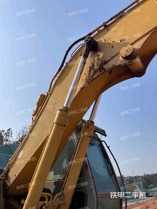 小臂整體左后（工作和回轉(zhuǎn)裝置）