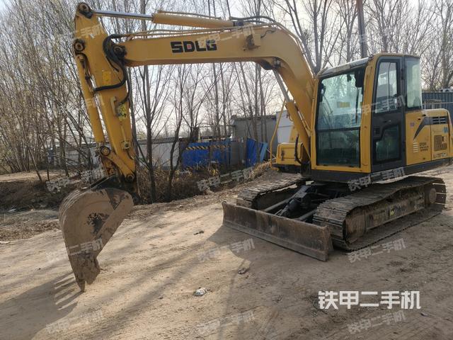 山东临工E675F挖掘机