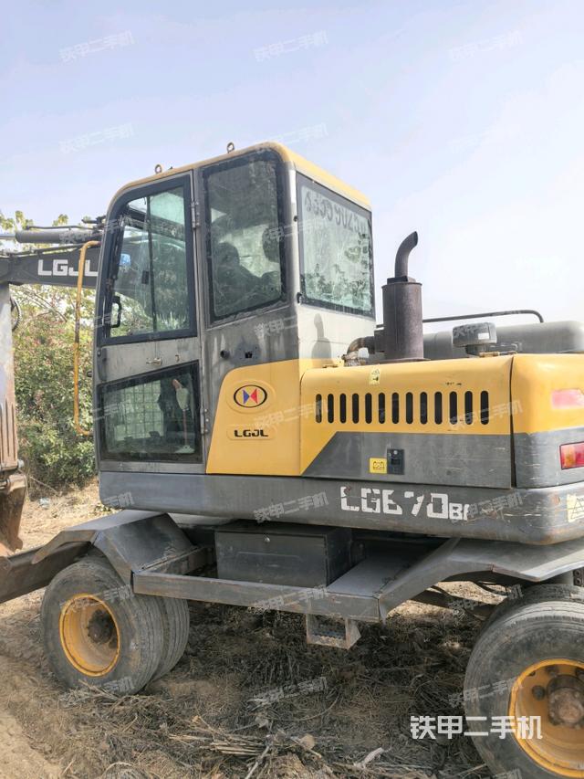  驾驶室正侧（驾驶室部分）