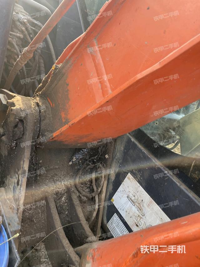 转盘和下车架正前（工作和回转装置）