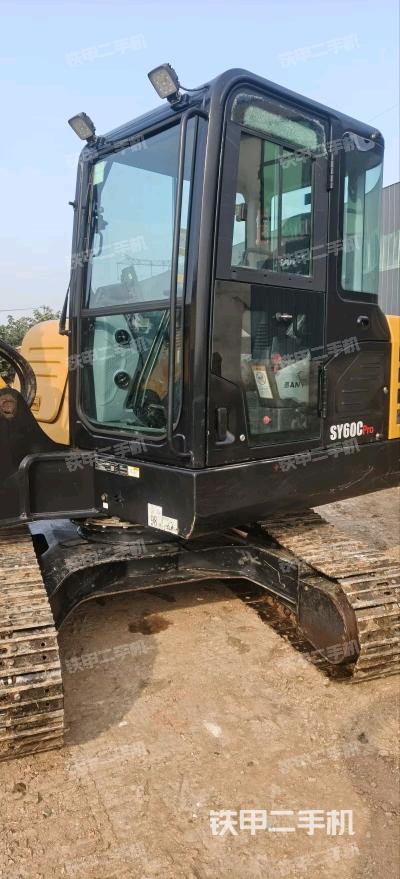 驾驶室整体（整机外观）