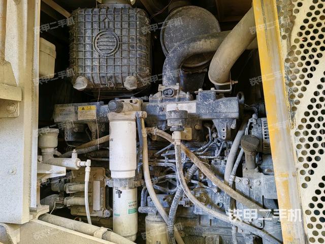 发动机左侧（整机外观及大件）