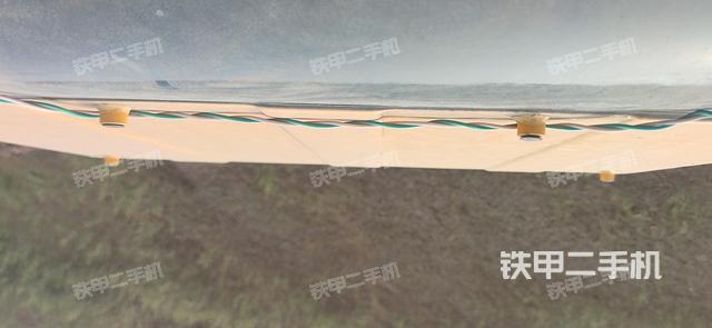 驾驶室顶部（整机外观）