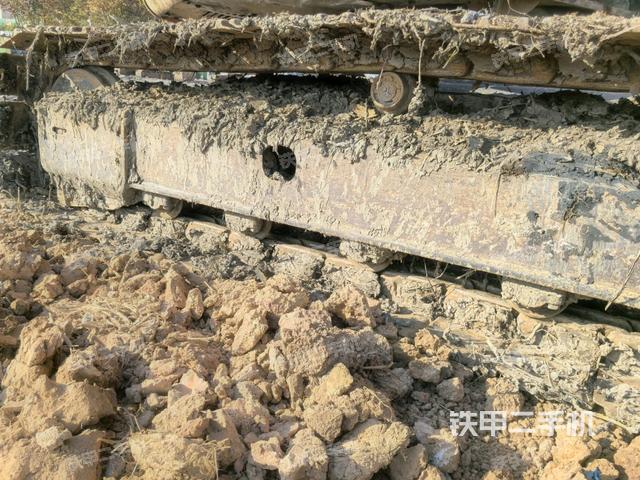 右側(cè)履帶整體?（行走機(jī)構(gòu)）