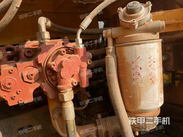 液壓泵斜45?左（大件艙室）