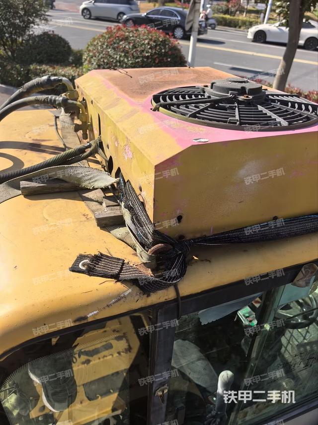 驾驶室顶部（整机外观）