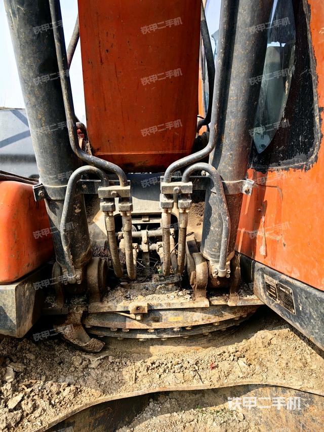 大臂油缸整體?豎拍（工作和回轉(zhuǎn)裝置）