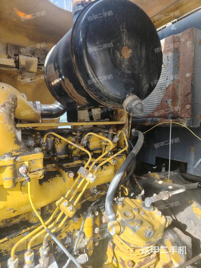 發(fā)動(dòng)機(jī)左側(cè)（整機(jī)外觀及大件）