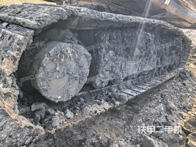 左側(cè)履帶整體?（行走機(jī)構(gòu)）