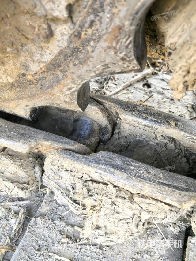 右驅(qū)動(dòng)輪（行走機(jī)構(gòu)）