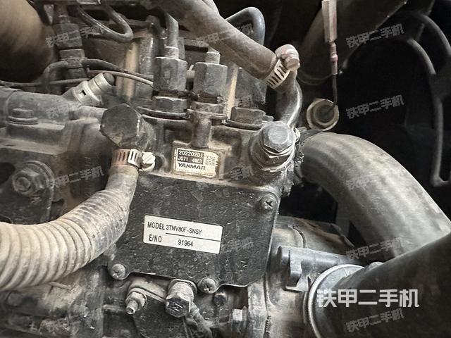 回转马达和主控阀（整机外观）