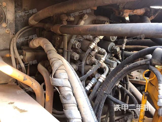 單側(cè)履帶整體（整機(jī)外觀）