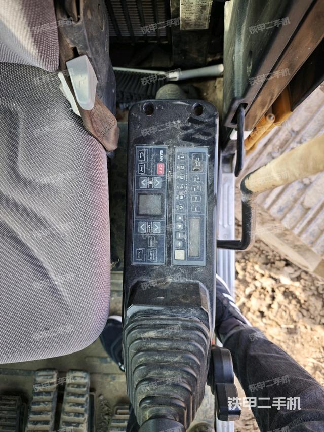 座椅左側(cè)控制臺/音響/含左手柄（駕駛室部分）