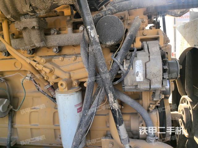 散熱器全景（壓路機(jī)發(fā)動(dòng)機(jī)艙）