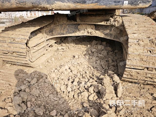 轉(zhuǎn)盤和下車架正前（工作和回轉(zhuǎn)裝置）