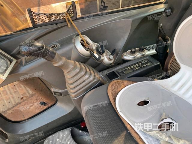 駕駛室左前45度（駕駛室部分）