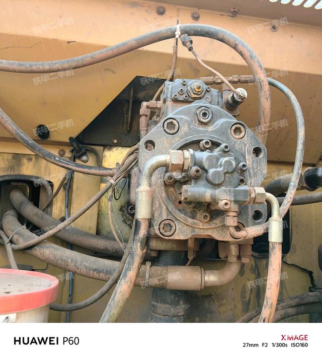 液壓泵艙室正面整體（整機(jī)外觀）