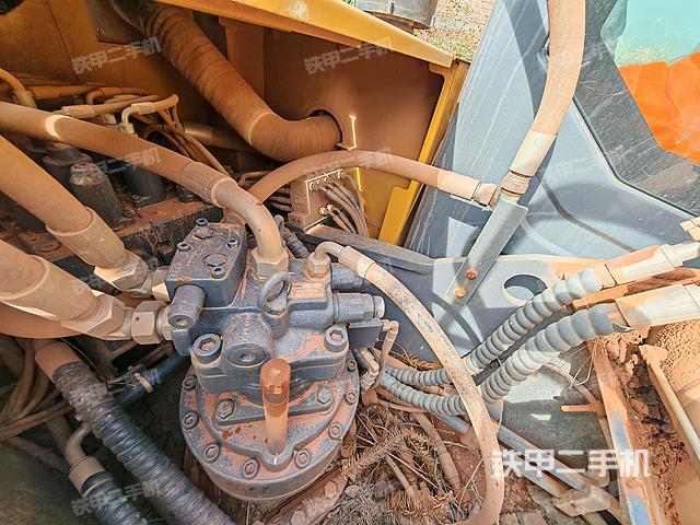 驾驶室顶部（整机外观）