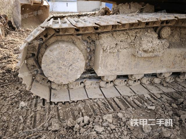 左驅(qū)動輪（行走機構(gòu)）