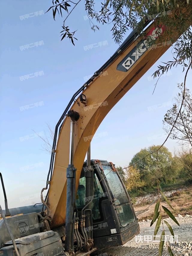 小臂整体左后（工作和回转装置）