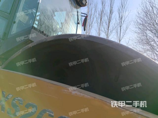 前车架正右侧（压路机前后车架）