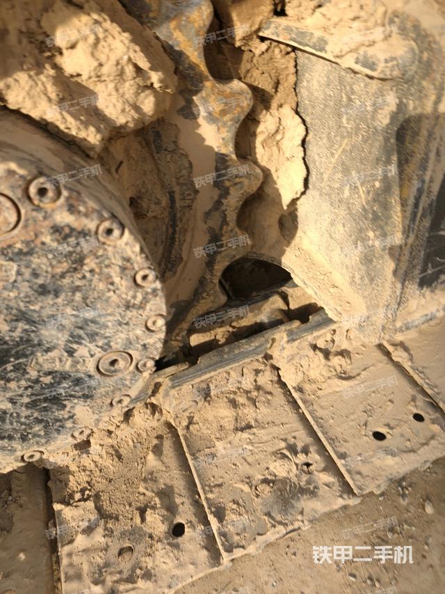 右驱动轮（行走机构）