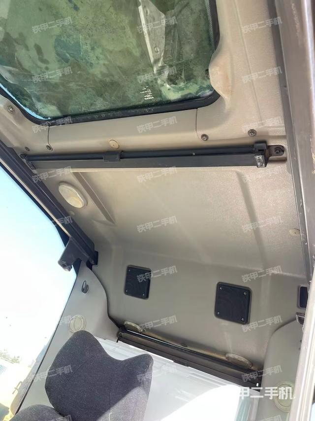 駕駛室頂部（整機(jī)外觀）