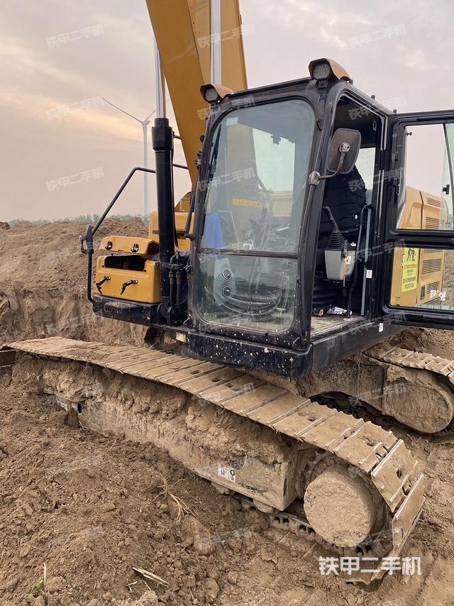 驾驶室整体（整机外观）