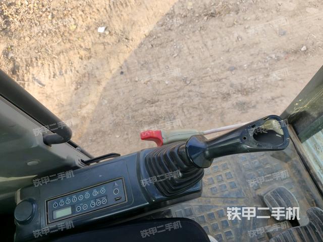 座椅右侧控制台/钥匙门/油门/含右手柄（驾驶室部分）