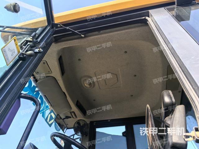 驾驶室外顶全景（压路机驾驶室）