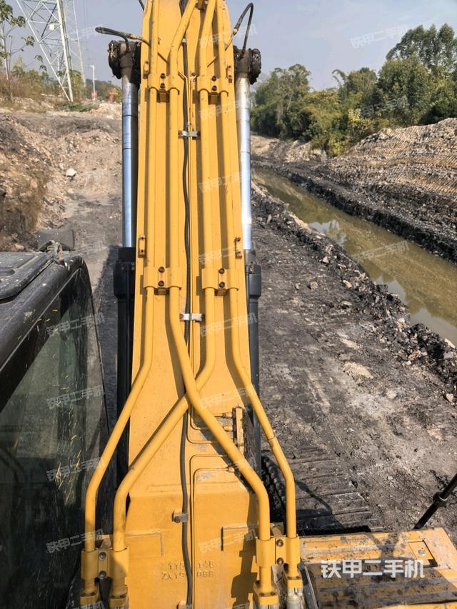 大臂根部?斜視（工作和回轉(zhuǎn)裝置）