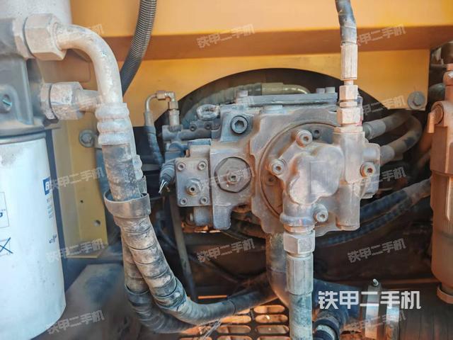 液壓泵艙室正面整體（整機(jī)外觀）