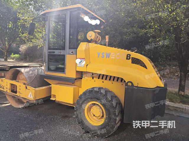 左后45°（压路机整机外观）