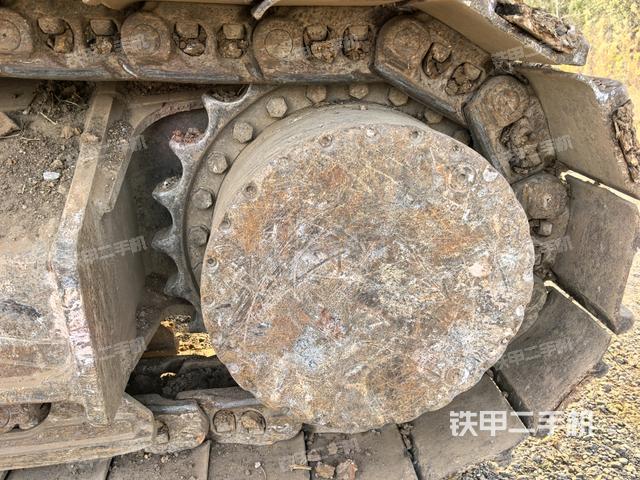 左驅(qū)動(dòng)輪（行走機(jī)構(gòu)）