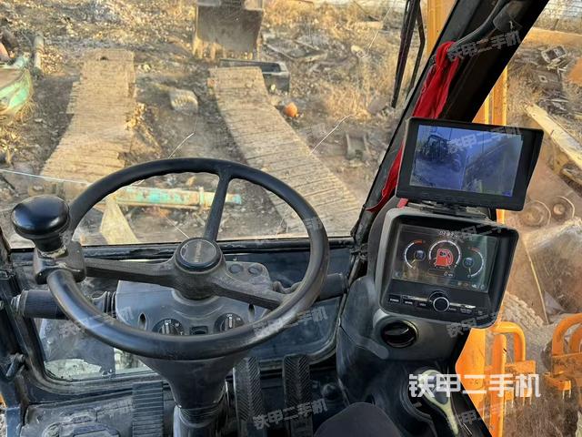 駕駛室整體（整機(jī)外觀(guān)）