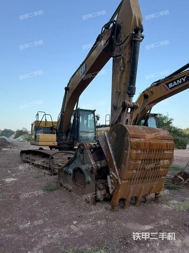 卡特彼勒新一代CAT?323 GC 液壓挖掘機(jī)