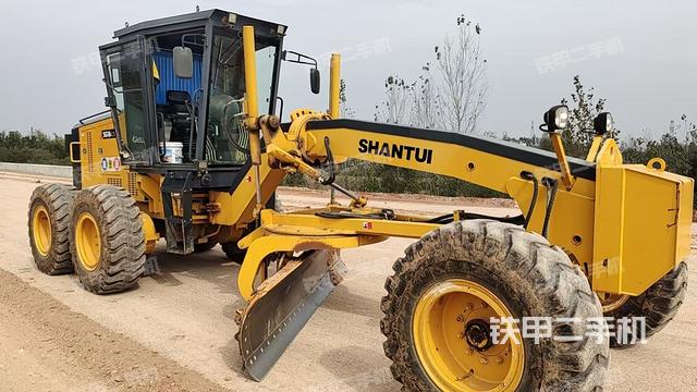 整机左侧（设备外观及核心部件）