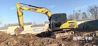 三一重工SY135C挖掘机实拍图片