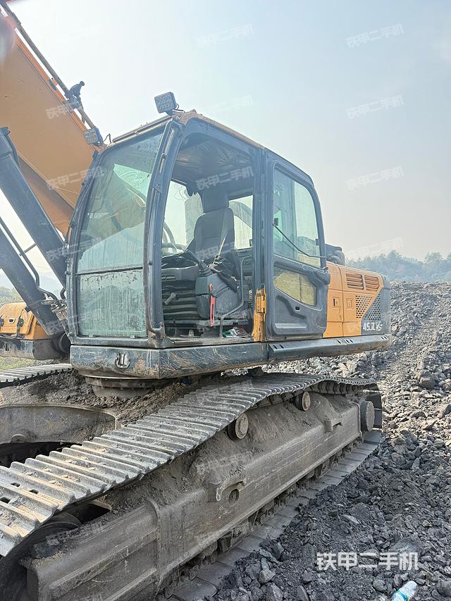 驾驶室整体（整机外观）